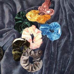 Scrunchies with hidden zipper